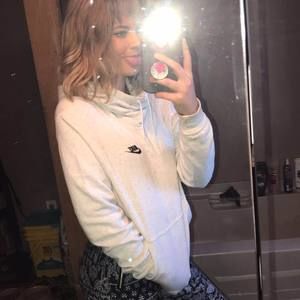 Meet your Posher, Alexis